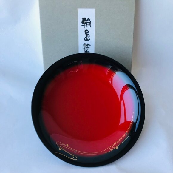New Wajima lacquer Artisan handcrafted lily shaped wood candy bowl Made in Japan